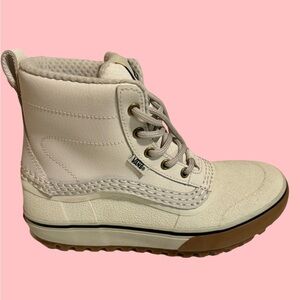 MTE women’s snow shoes